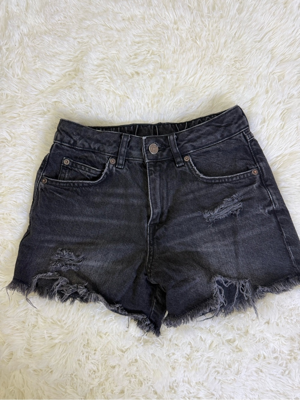 Zara girls Mid to high-Rise Distressed Black Denim Shorts